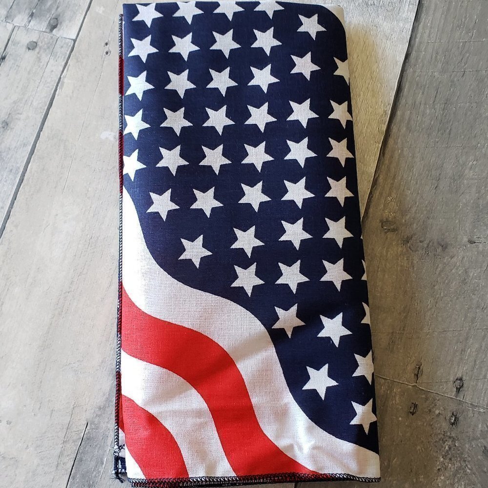(set of 4) Stars and Stripes Cloth Napkins Bandanas 22" square Poly Cotton USA